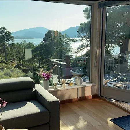 Drommehytta Pa Senja Holiday home *